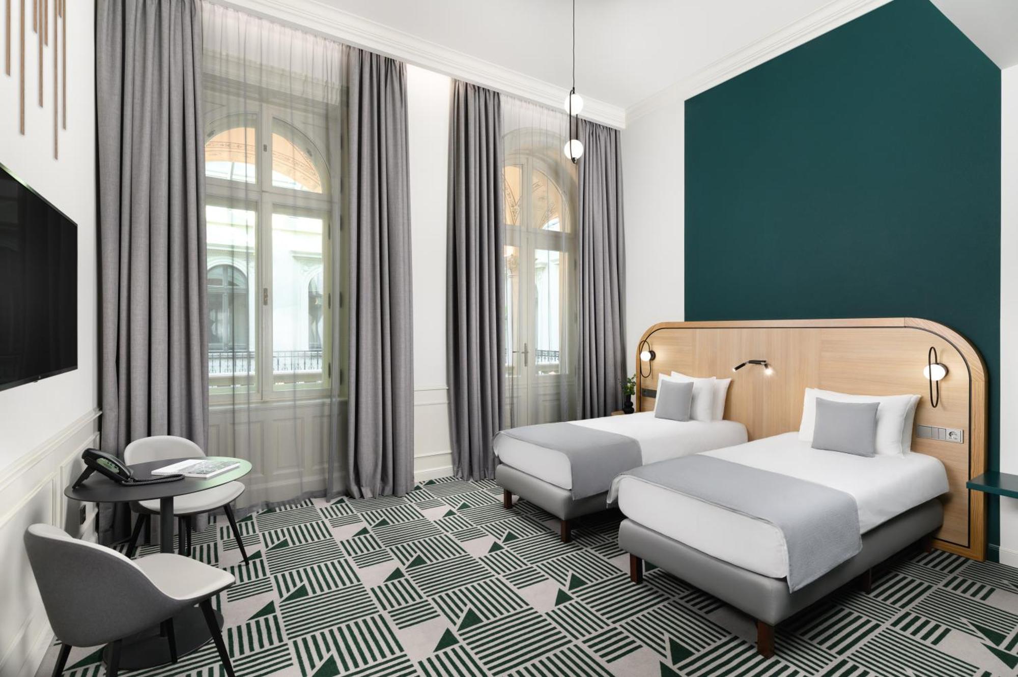 Hotel Oktogon Haggenmacher By Continental Group Budapeste Exterior foto